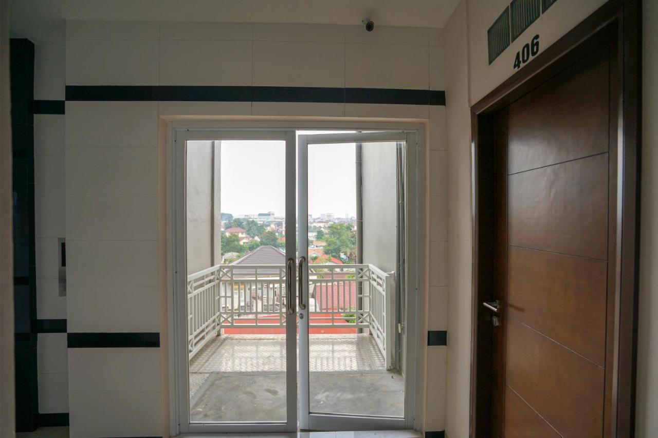 Oyo 616 Express Inn Palembang Esterno foto