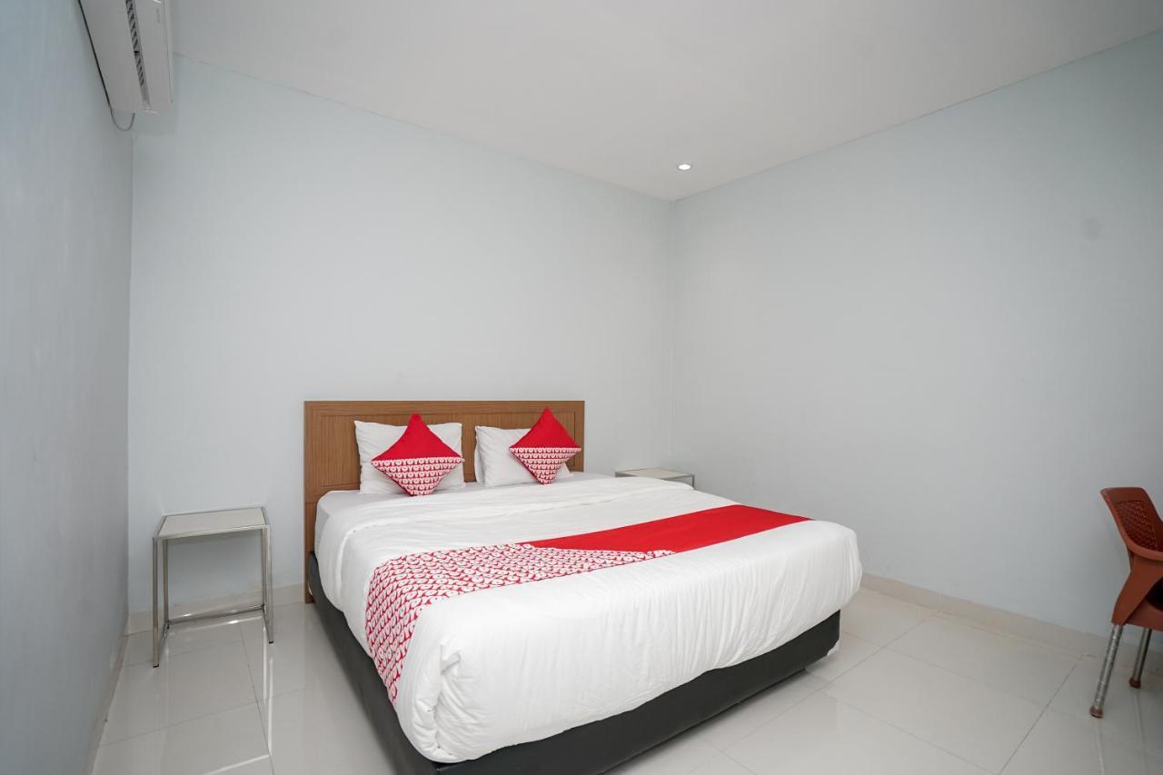 Oyo 616 Express Inn Palembang Esterno foto