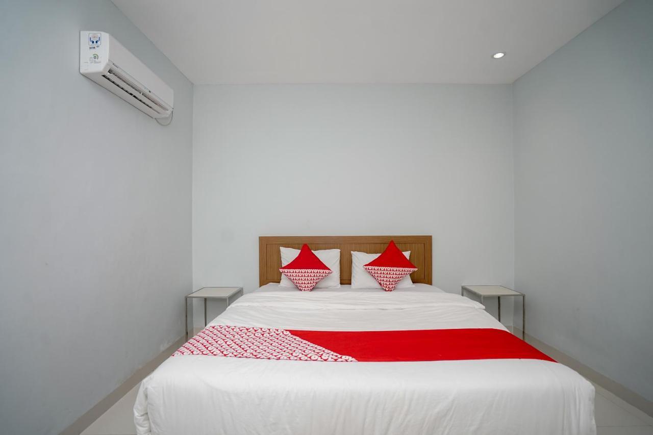Oyo 616 Express Inn Palembang Esterno foto