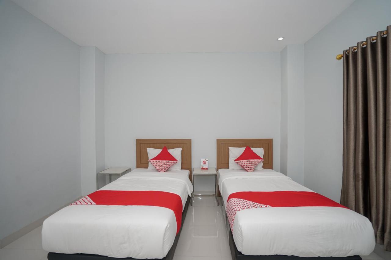 Oyo 616 Express Inn Palembang Esterno foto