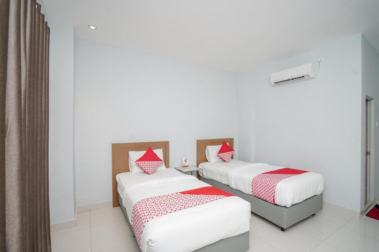 Oyo 616 Express Inn Palembang Esterno foto
