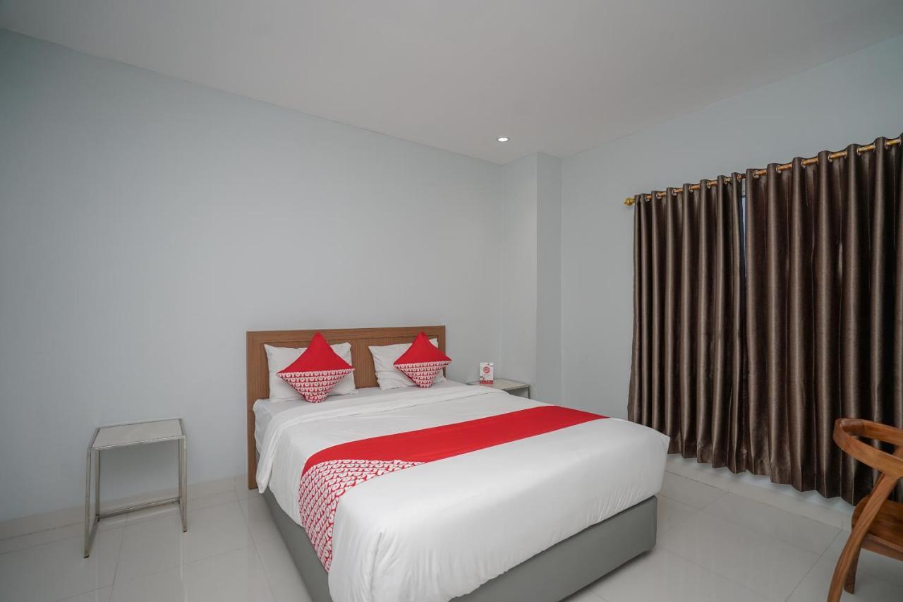 Oyo 616 Express Inn Palembang Esterno foto
